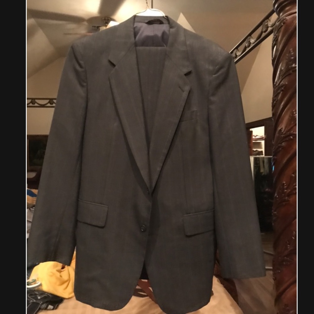Gino Cappeli 2 Piece Suit Jacket 44, Pants 37 x 32